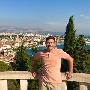 Meet your Posher, Christian